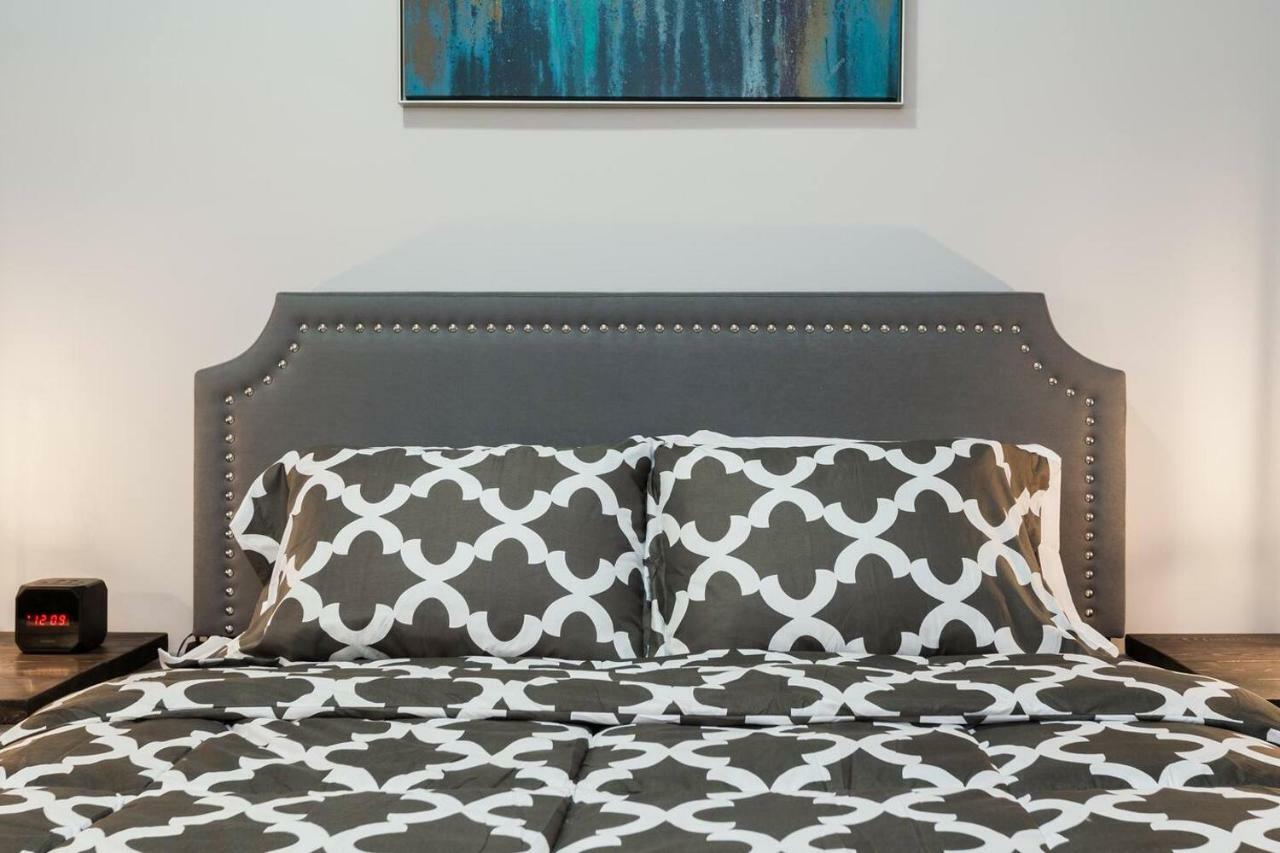 Modern Executive Suite I Complimentary Netflix & Parking! Edmonton Exterior foto