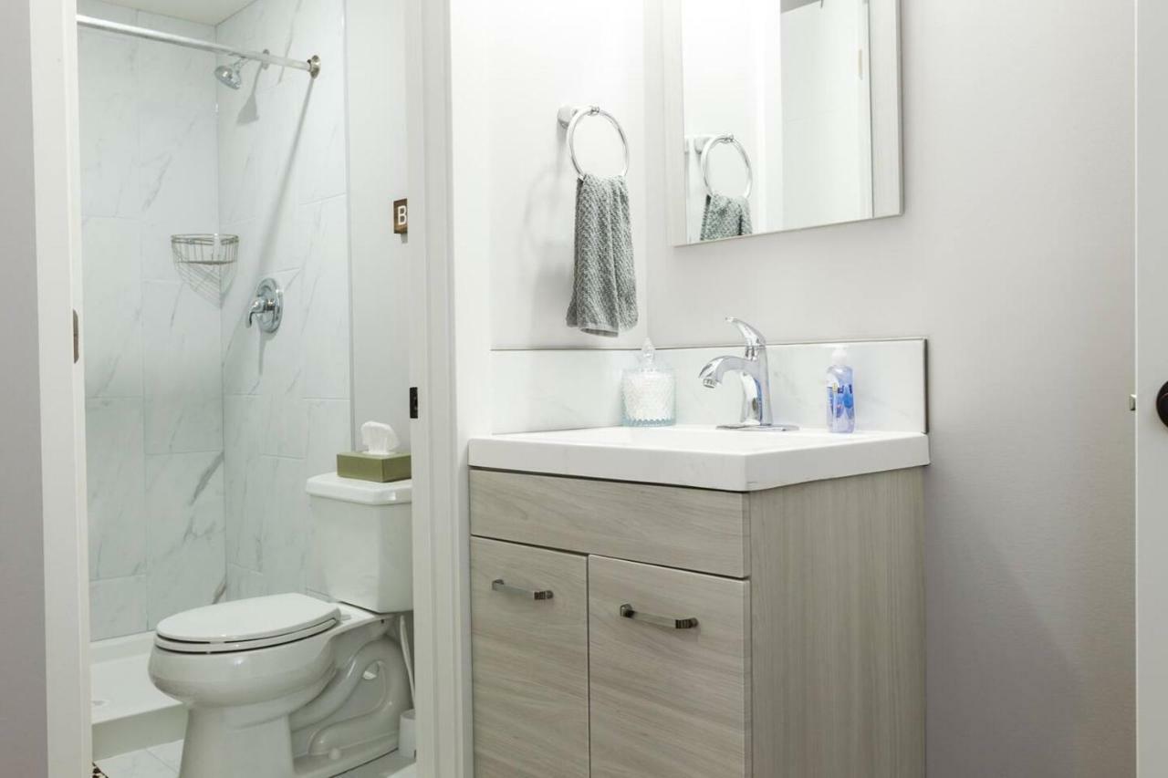 Modern Executive Suite I Complimentary Netflix & Parking! Edmonton Exterior foto