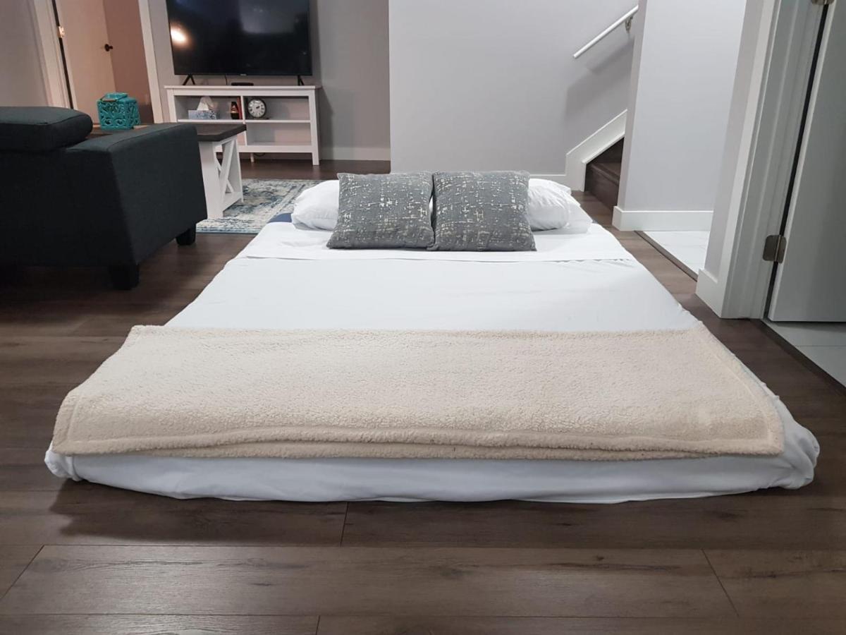 Modern Executive Suite I Complimentary Netflix & Parking! Edmonton Exterior foto